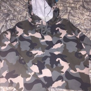 H&M cropped hoodie camouflage